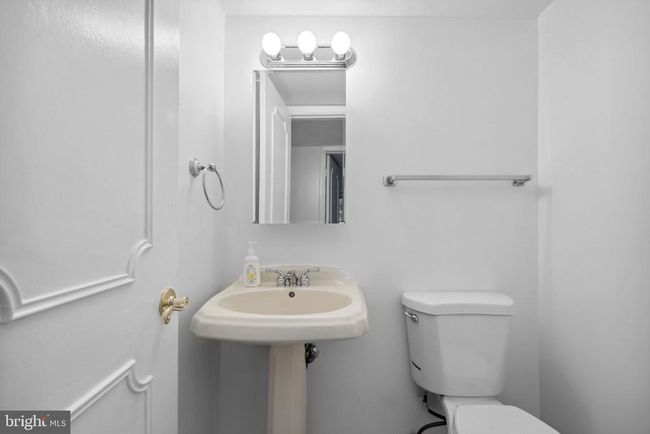7007 Gillings Rd, House other with 5 bedrooms, 3 bathrooms and null parking in SPRINGFIELD VA | Image 16