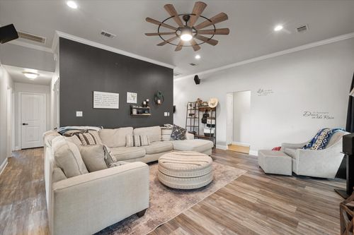 460 Admiral Dr, Gun Barrel City, TX, 75156-5665 | Card Image