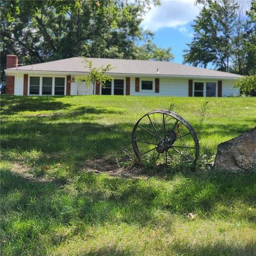 9340 Barkertown Rd, Odessa, MO, 64076-7236 | Card Image