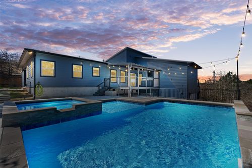 209 Kipahulu Dr, Bastrop, TX, 78602-6414 | Card Image