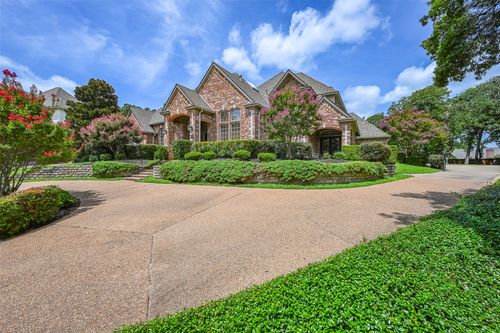 2300 Woodmoor Ln, Colleyville, TX, 76034-5634 | Card Image