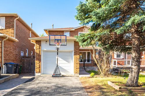 16 Langholm Crt, Brampton, ON, L6Z2Y1 | Card Image