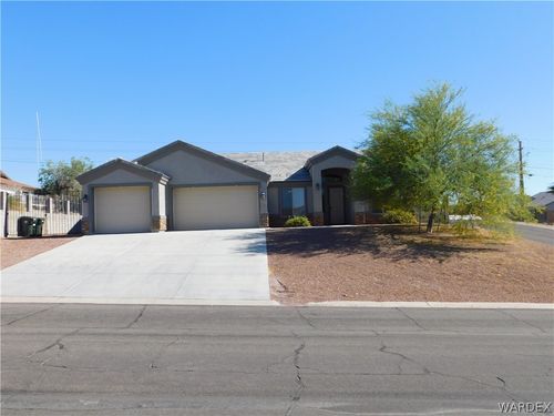 3370 S Ridge Ave, Bullhead City, AZ, 86429-7359 | Card Image