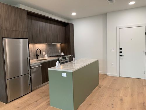 219-2209 S 1st St, Austin, TX, 78704-5157 | Card Image