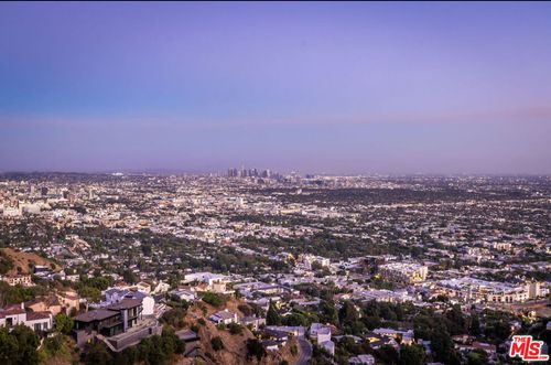8300 Grand View Dr, LOS ANGELES, CA, 90046-1915 | Card Image