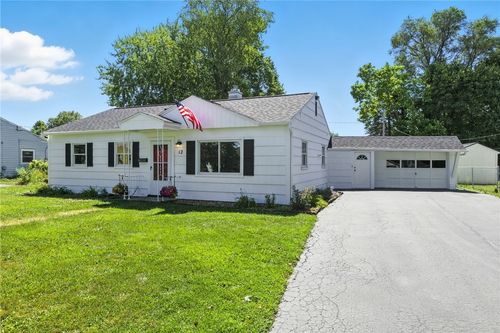 12 Beechcraft Dr, Gates, NY, 14606-5820 | Card Image