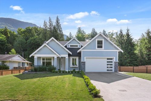 835 Myng Cres, Harrison Hot Springs, BC, V0M1K0 | Card Image