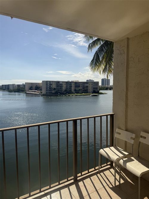 apt-311-18151 Ne 31st Ct, Aventura, FL, 33160-2667 | Card Image