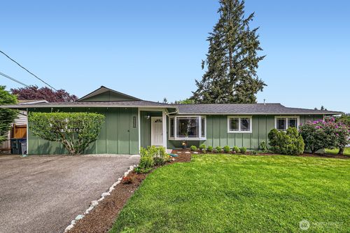 19032 86th Ave Ne, Bothell, WA, 98011-2111 | Card Image