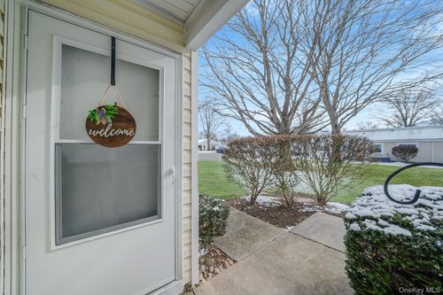 1107 Cabot Ct N, Saint James, NY, 11780-3333 | Card Image