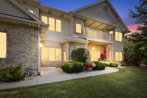 1517 Summerset Dr, Mount Pleasant, WI, 53406-7628 | Card Image