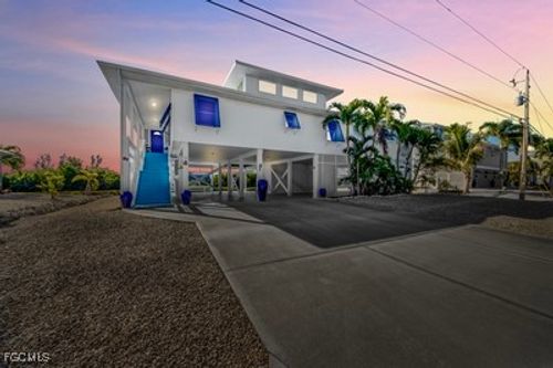 4081 Galt Island Ave, ST. JAMES CITY, FL, 33956-2370 | Card Image