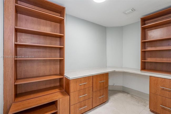 APT-405 - 18911 Collins Ave, Condo with 3 bedrooms, 4 bathrooms and null parking in Sunny Isles Beach FL | Image 15