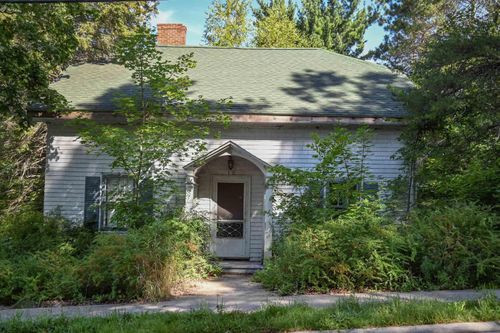 12 King St, Wolfville, NS, B4P1K3 | Card Image