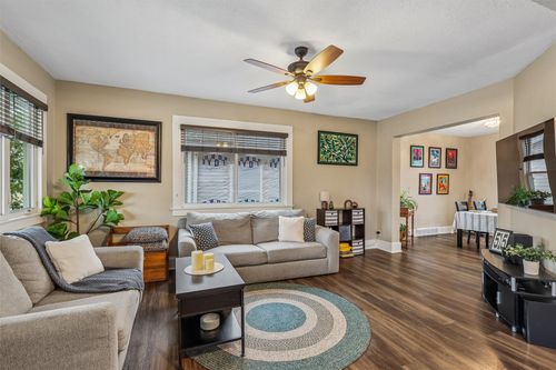 1816 8th St, Des Moines, IA, 50314-2914 | Card Image