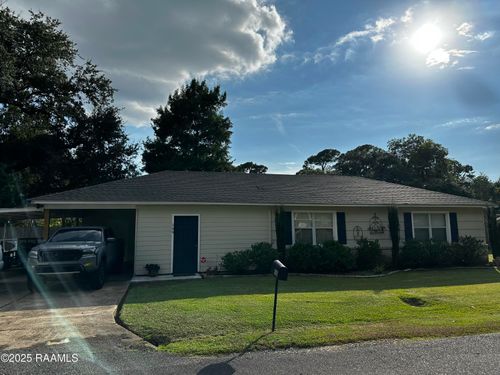 109 Redwood Dr, Lafayette, LA, 70503-3233 | Card Image