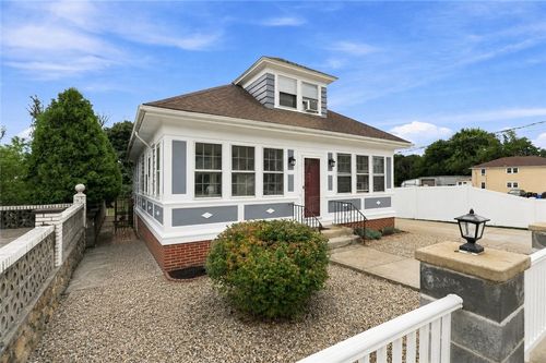 215 Simmonsville Avenue, Johnston, RI, 02919 | Card Image