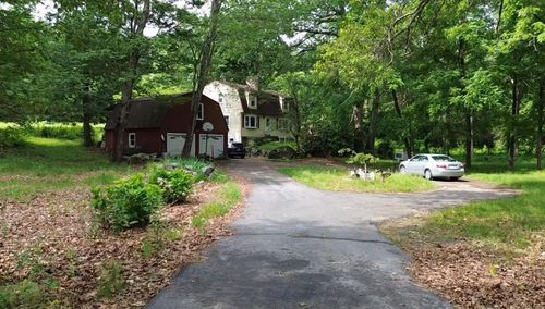 164 Tinker Rd, Nashua, NH, 03063-8601 | Card Image