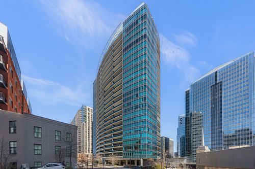 612-1881 N Nash, ARLINGTON, VA, 22209 | Card Image