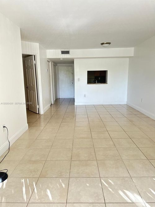 d-302-8275 Sw 152nd Ave, Miami, FL, 33193-4192 | Card Image