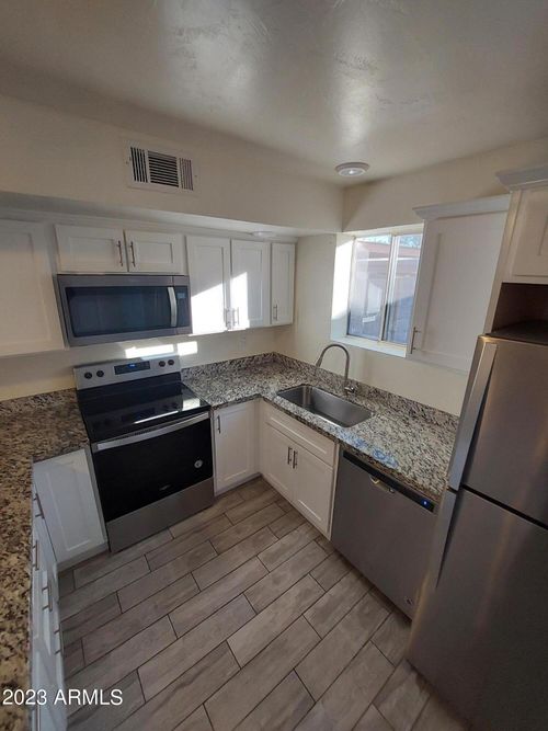 6140 W Townley Ave, Glendale, AZ, 85302-4516 | Card Image