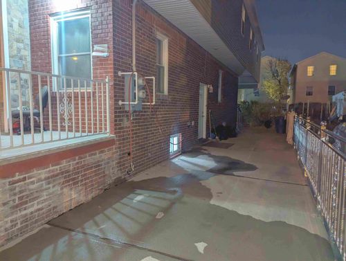 1-80 Broadman Pkwy, Jersey City, NJ, 07305-1519 | Card Image