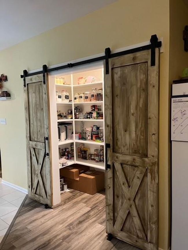 Pantry with barn doors. | Image 36