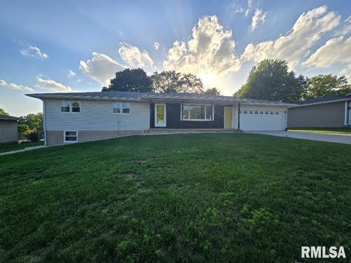 303 Scenic St, Morrison, IL, 61270-9564 | Card Image