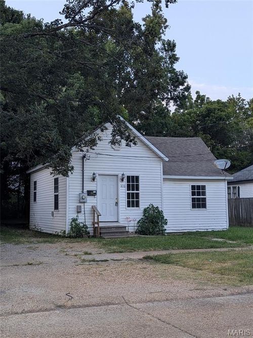 833 Park Ave, Poplar Bluff, MO, 63901-5721 | Card Image