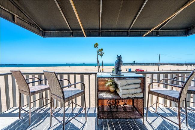 1003 Seal Way, Home with 6 bedrooms, 4 bathrooms and 2 parking in Seal Beach CA | Image 29