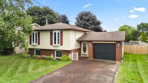 534 21st Ave, Hanover, ON, N4N3H4 | Card Image