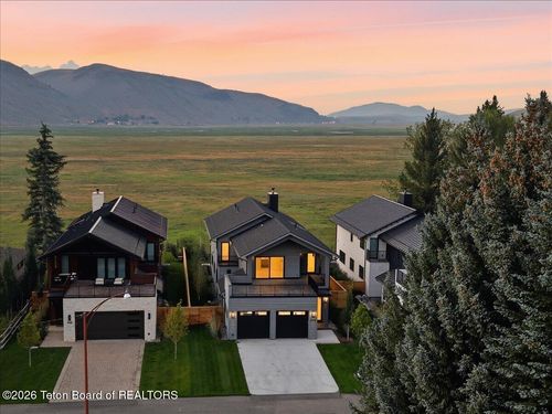 415 Teton Ave, Jackson, WY, 83001-8318 | Card Image