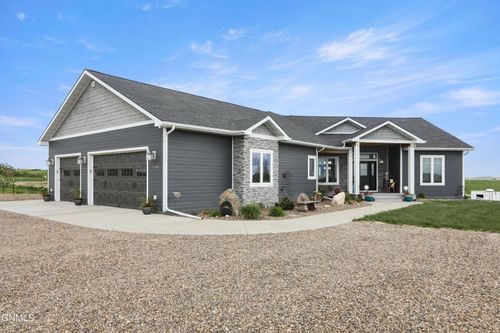 12930 Clark Ct, Williston, ND, 58801-9387 | Card Image