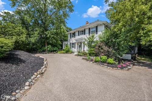 2577 John R Rd, Rochester Hills, MI, 48307-4651 | Card Image