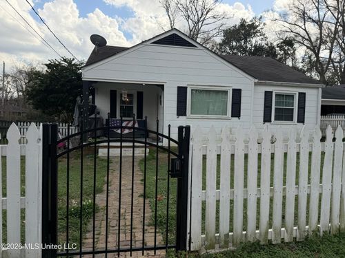 306 Park Pl, Natchez, MS, 39120-3921 | Card Image