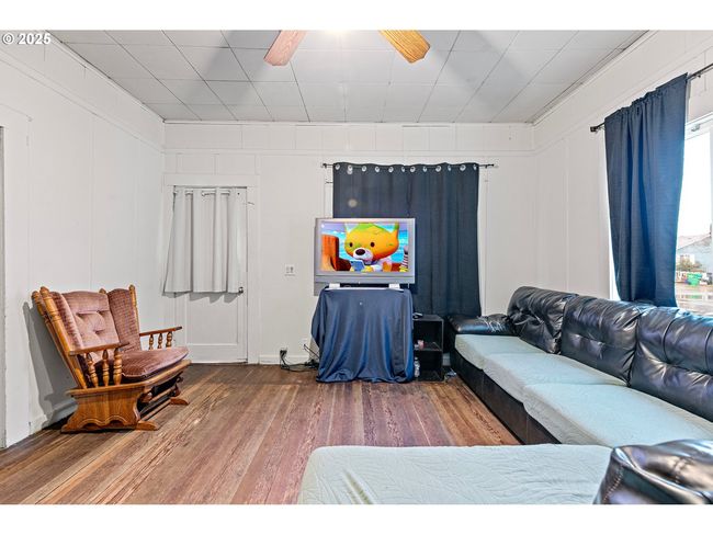 105 N 7 Th St, House other with 2 bedrooms, 1 bathrooms and 1 parking in Creswell OR | Image 5