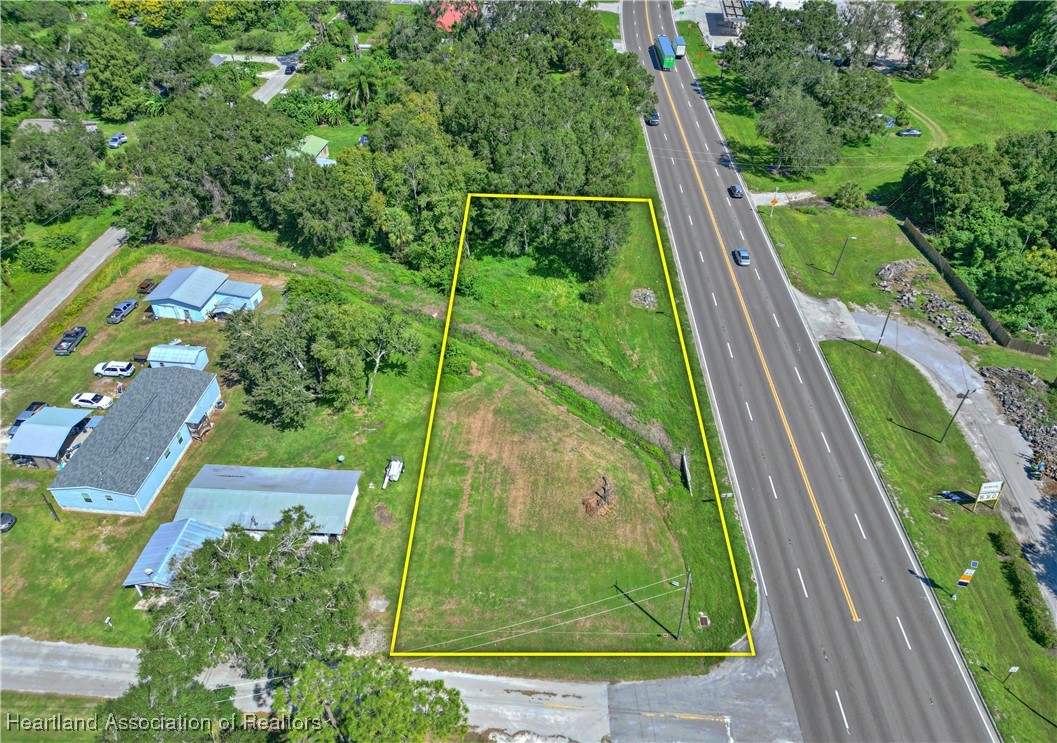 110 Franklin St, Bowling Green, FL 33834