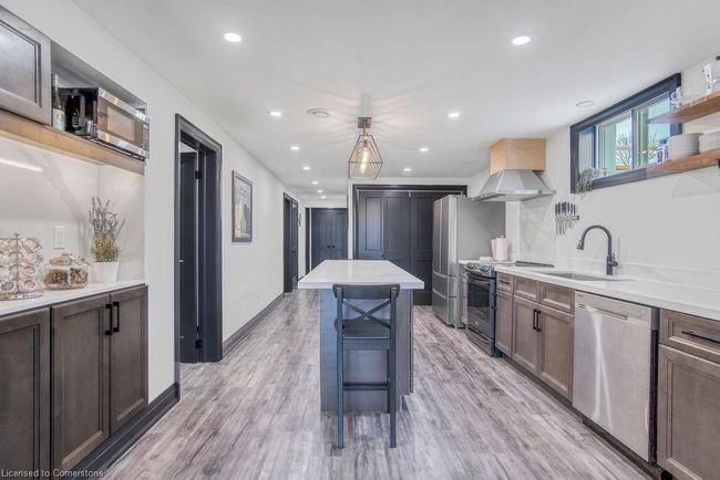 82 Shea Cres, House other with 6 bedrooms, 2 bathrooms and 8 parking in Kitchener ON | Image 33