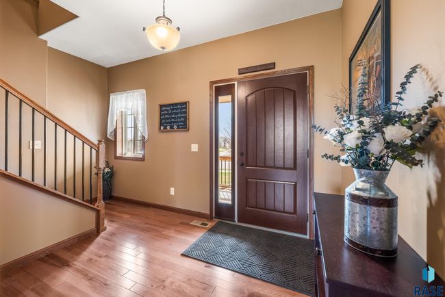 100 Oak Ave, House other with 6 bedrooms, 4 bathrooms and null parking in Crooks SD | Image 4