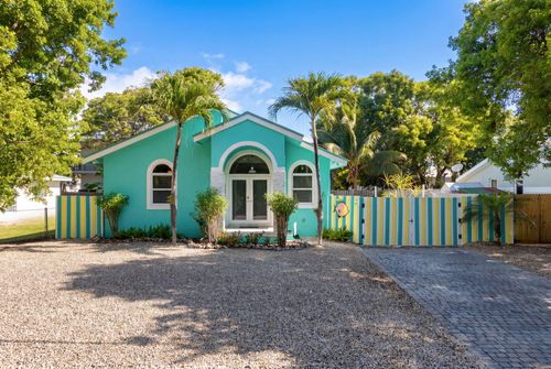 32 S Andros Rd, Key Largo, FL, 33037-5004 | Card Image