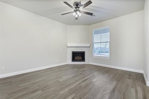 1216 Colonial Ave, Tuttle, OK, 73089-9290 | Card Image