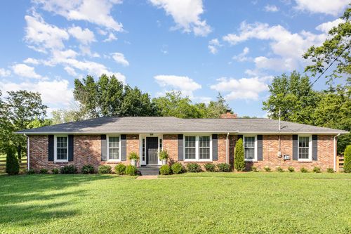 1028 Ridgecrest Dr, Franklin, TN, 37069-4605 | Card Image