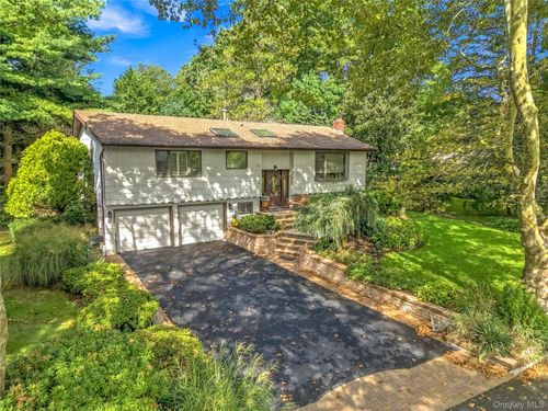 6 Kinsella Street, Huntington, NY, 11746 | Card Image