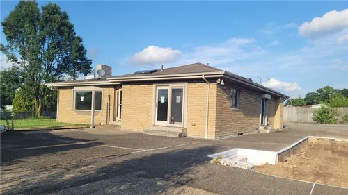 1442 Greensburg Pike, West Newton, PA, 15089-3029 | Card Image