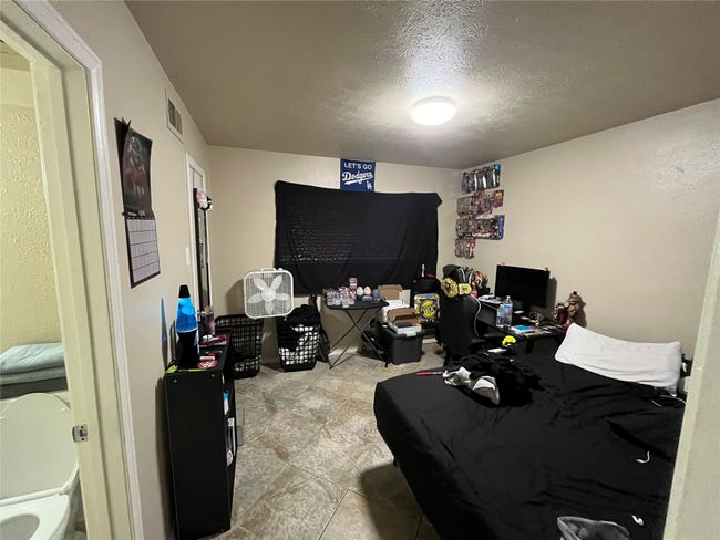 2302 Bedroom 2 | Image 11
