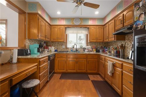 11203 Chandler Rd, Liberty, MO, 64068-8284 | Card Image