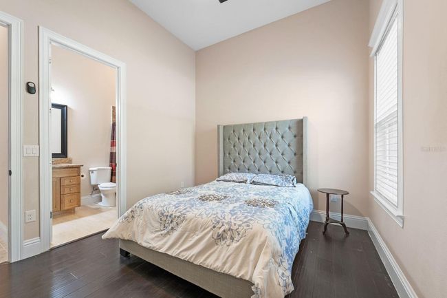 Ensuite Bathroom #4 | Image 52