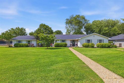 2 Fairway Dr, Lake Charles, LA, 70605-5902 | Card Image