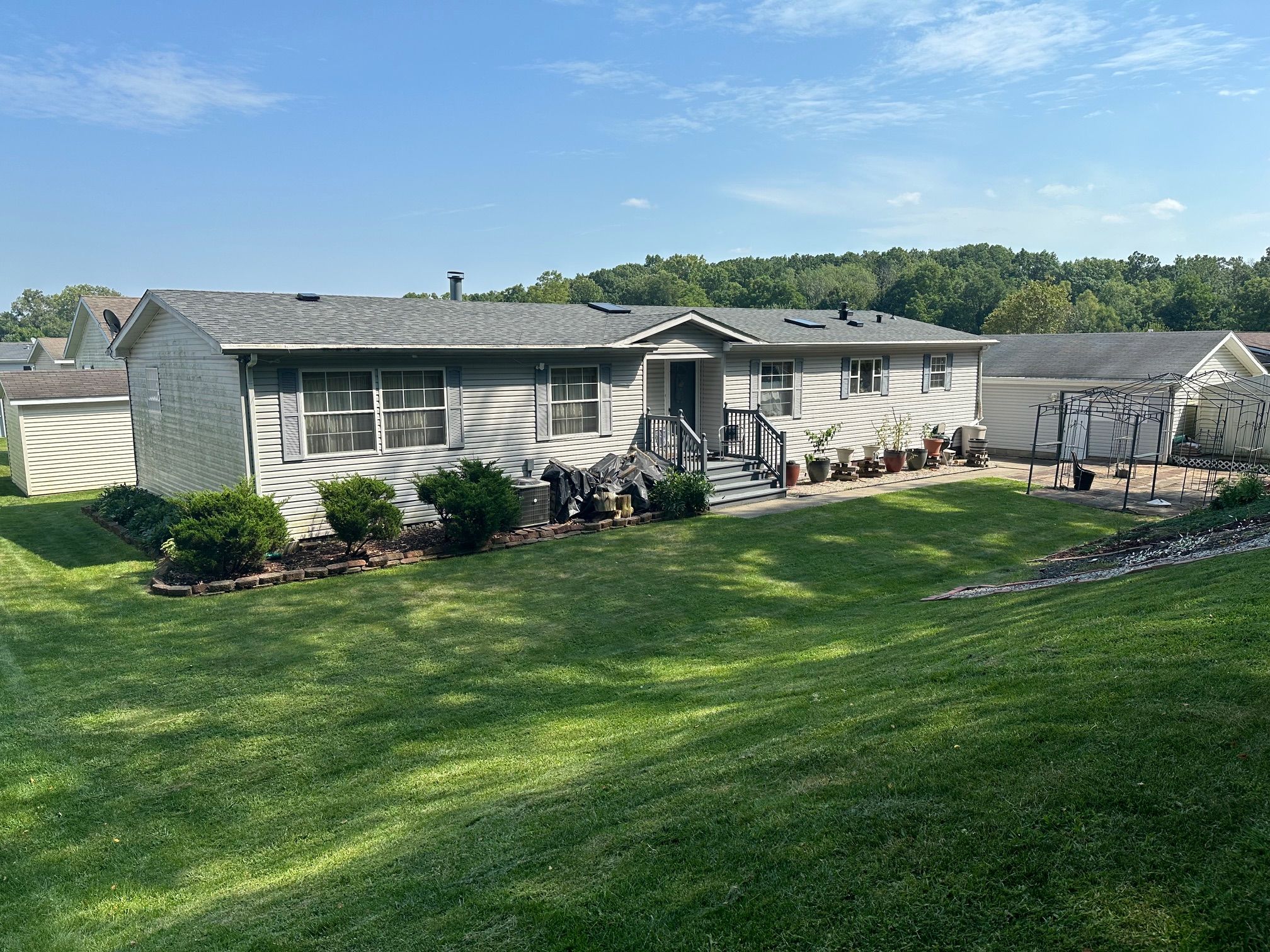Village Pines Ct, South Lyon, MI 48178