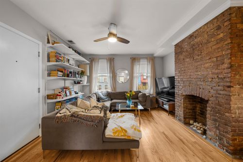 3-118 Coles St, Jersey City, NJ, 07302-1916 | Card Image